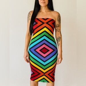 Vibrant Strapless Geometric Dress